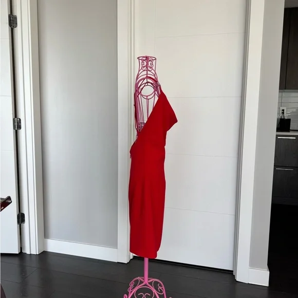 Chic Backless Red Dress - Picture 2 of 5